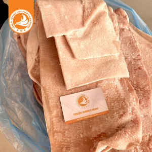 Trang Chủ 111 Da lưng heo APK đông lạnh nhập khẩu Nga – đóng thùng theo mã cân, nguyên liệu làm tóp mỡ và chế biến thực phẩm