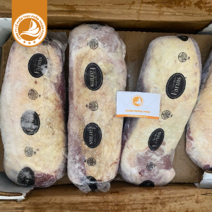 Lõi vai bò Farm Mỹ là phần thịt được lấy từ vai trước của con bò, có đặc trưng thớ thịt mềm, săn chắc vừa phải cùng vân mỡ phân bố đẹp.