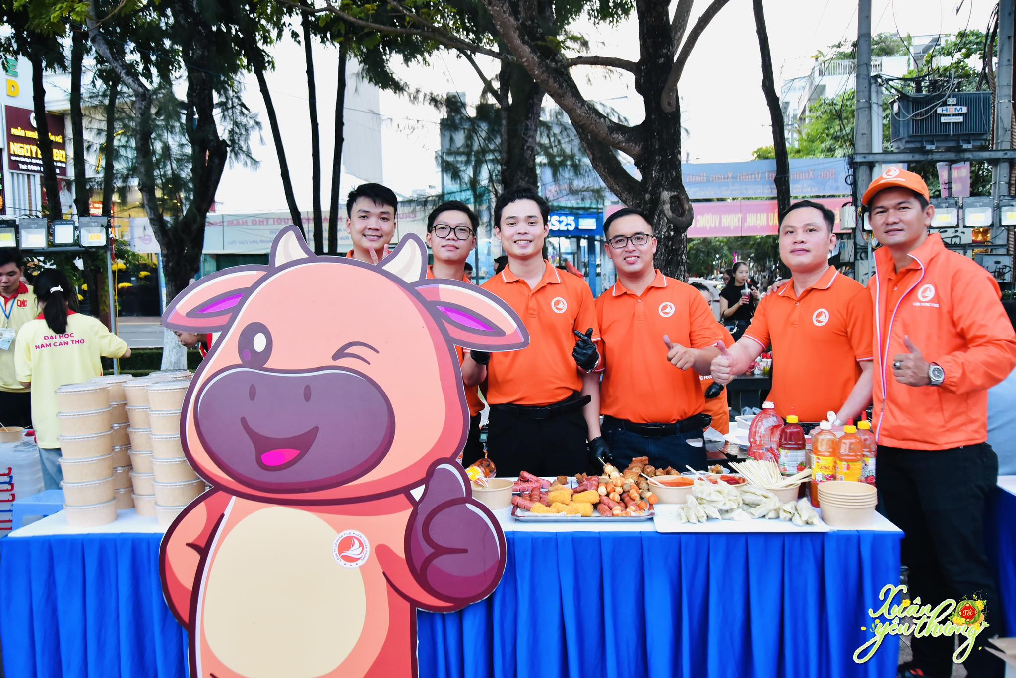 Xuân Yêu Thương 2026 lan tỏa yêu thương | Thuận Phong Food 8 Thuận Phong Food Đồng Hành Cùng Chương Trình “Xuân Yêu Thương 2026”